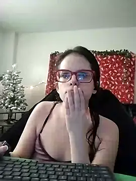 Snapshot of JessaBella chatting on 12/04/24, 04:05 JessaBella online show from 12/04/24, 04:05