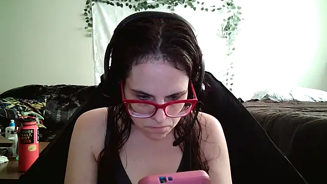 Snapshot of JessaBella chatting on 10/27/25, 03:27 JessaBella online show from 10/27/25, 03:27