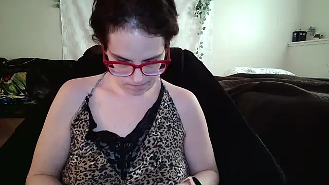 Snapshot of JessaBella chatting on 10/28/25, 03:14 JessaBella online show from 10/28/25, 03:14