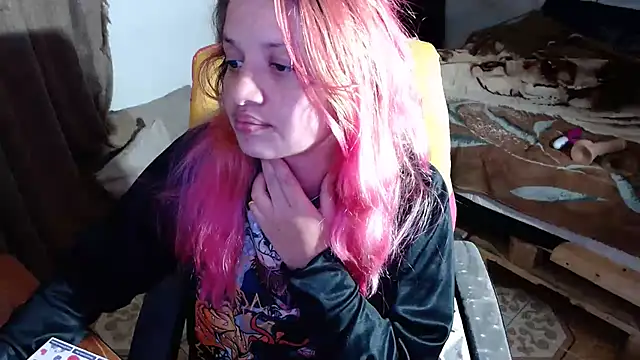 Snapshot of kattydirtylol chatting on 12/10/24, 12:50 kattydirtylol online show from 12/10/24, 12:50