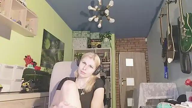 karmija online show from 01/10/25, 10:04