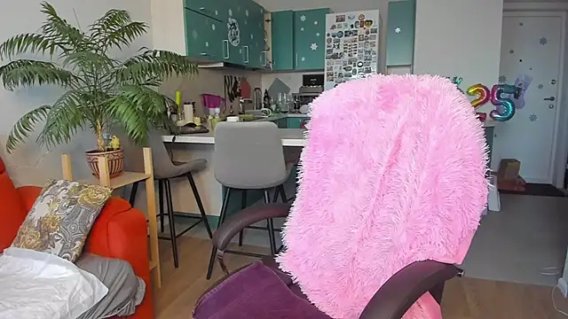 ChristinaGlory online show from 01/04/25, 09:32