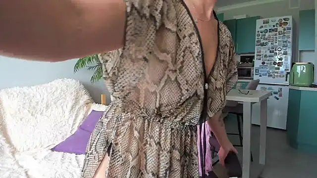 ChristinaGlory online show from 06/21/26, 06:49