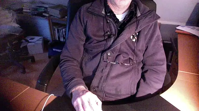 Snapshot of outlaw200 chatting on 01/09/25, 08:13 outlaw200 online show from 01/09/25, 08:13