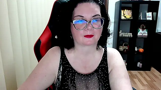 Snapshot of MissTroublle chatting on 04/02/26, 11:08 MissTroublle online show from 04/02/26, 11:08