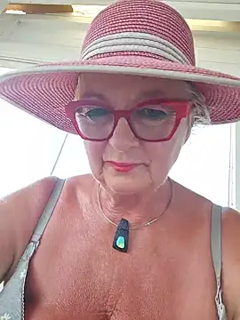 MucMilf59 online show from 07/04/26, 10:21
