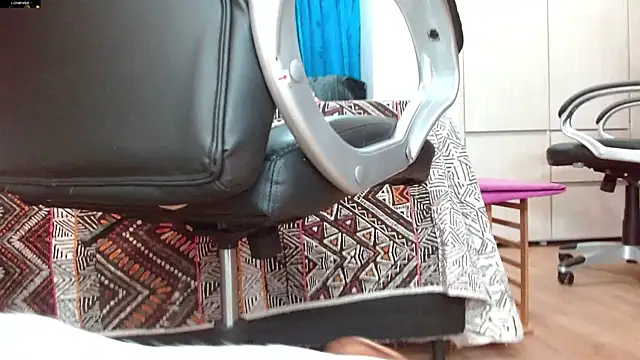 khloeHermaprodit3 online show from 02/22/26, 07:01