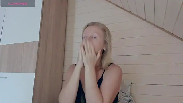 I AM MILF online show from 10/15/25, 07:08