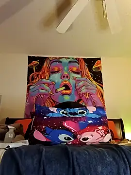 Snapshot of EnticingAaliyah chatting on 11/17/25, 10:48 EnticingAaliyah online show from 11/17/25, 10:48