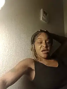 Snapshot of EnticingAaliyah chatting on 03/24/26, 02:16 EnticingAaliyah online show from 03/24/26, 02:16