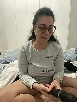 Snapshot of crudeliafrancy chatting on 03/17/26, 08:34 crudeliafrancy online show from 03/17/26, 08:34