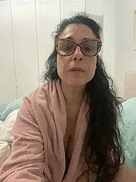 Snapshot of crudeliafrancy chatting on 03/18/26, 10:29 crudeliafrancy online show from 03/18/26, 10:29