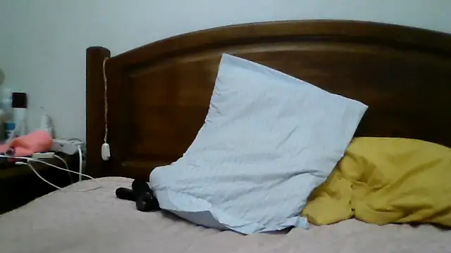 Snapshot of CarlosRocha73 chatting on 06/08/26, 11:05 CarlosRocha73 online show from 06/08/26, 11:05