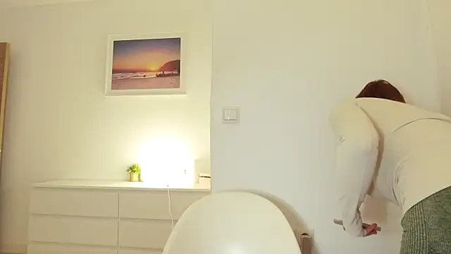 Snapshot of StracciaStella- chatting on 12/22/25, 04:37 StracciaStella- online show from 12/22/25, 04:37