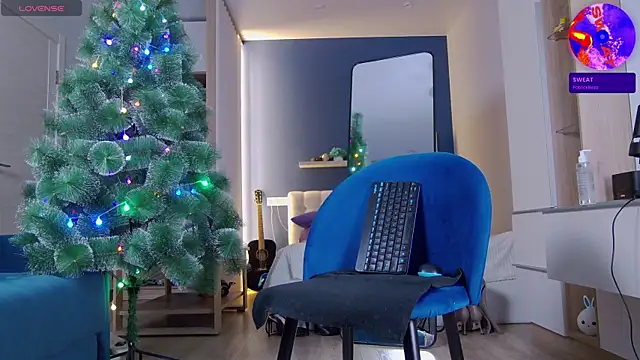 Snapshot of LAUREL_HAZEL chatting on 01/16/25, 01:27 LAUREL HAZEL online show from 01/16/25, 01:27