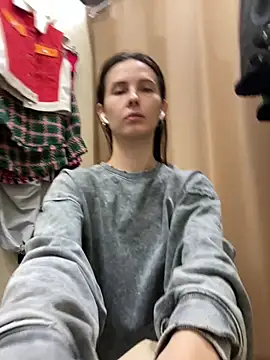 Snapshot of LAUREL_HAZEL chatting on 02/25/25, 04:10 LAUREL HAZEL online show from 02/25/25, 04:10