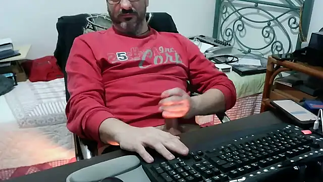 Snapshot of Italian_dark_desire chatting on 01/16/26, 12:03 Italian dark desire online show from 01/16/26, 12:03