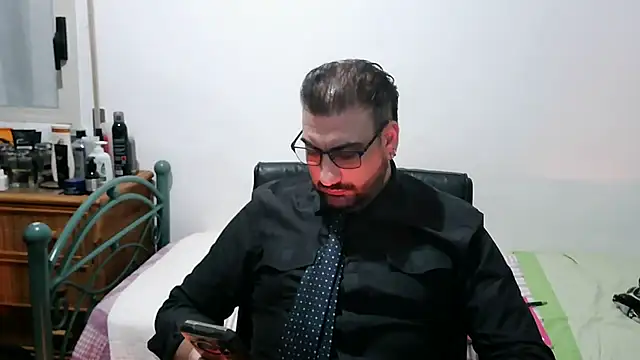 Snapshot of Italian_dark_desire chatting on 02/03/26, 11:43 Italian dark desire online show from 02/03/26, 11:43