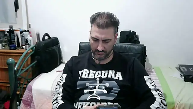 Snapshot of Italian_dark_desire chatting on 02/21/26, 09:43 Italian dark desire online show from 02/21/26, 09:43