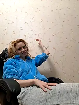 YogisticJuli666 online show from 12/26/24, 07:13