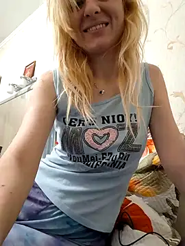 YogisticJuli666 online show from 02/10/25, 06:09