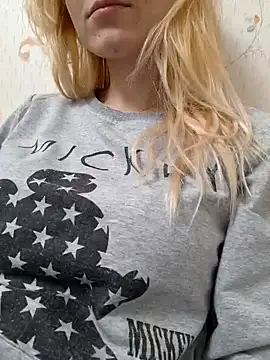 YogisticJuli666 online show from 02/11/25, 05:47