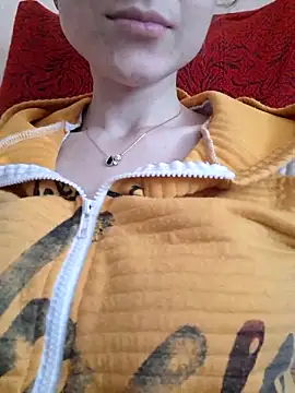 YogisticJuli666 online show from 03/15/25, 07:09