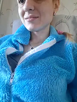 YogisticJuli666 online show from 03/18/25, 05:52