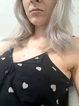 YogisticJuli666 online show from 09/30/25, 05:01