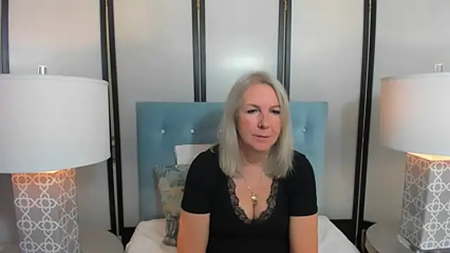 EricaTop online show from 10/25/25, 05:04