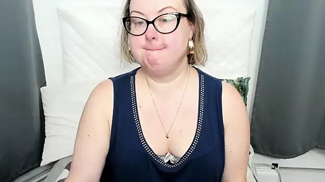 Snapshot of dirtyBonnie chatting on 02/27/26, 04:45 dirtyBonnie online show from 02/27/26, 04:45