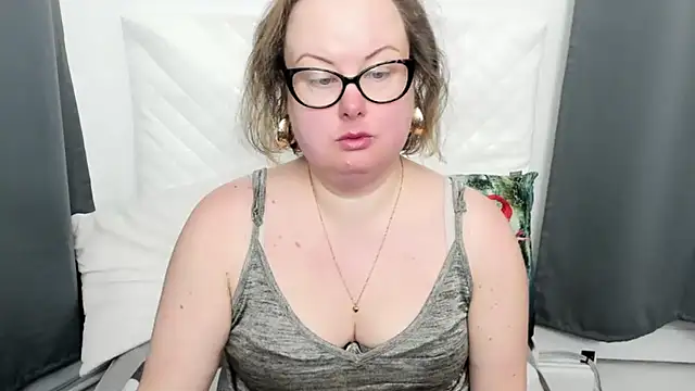 Snapshot of dirtyBonnie chatting on 03/04/26, 05:35 dirtyBonnie online show from 03/04/26, 05:35