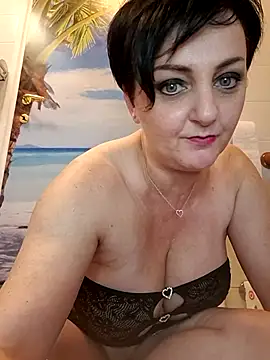 lucillabollente online show from 11/21/25, 05:55