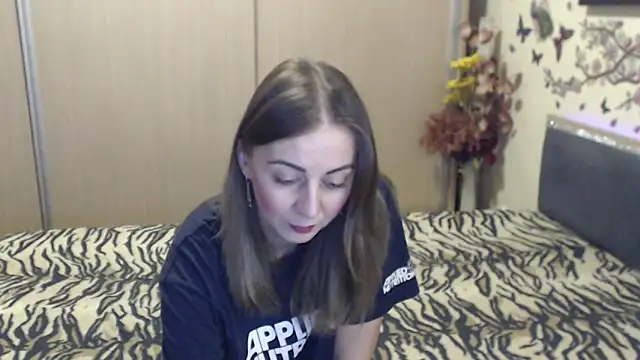Snapshot of MirabelaSweet chatting on 02/13/26, 01:07 MirabelaSweet online show from 02/13/26, 01:07