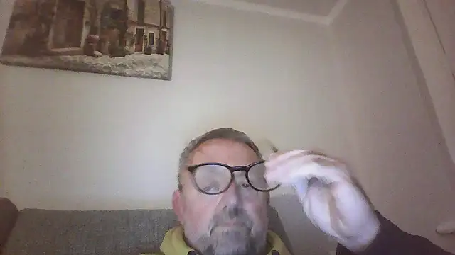 Snapshot of DrewDongle chatting on 01/05/26, 05:27 DrewDongle online show from 01/05/26, 05:27