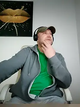 Snapshot of nadir_sinz chatting on 03/28/26, 05:40 nadir sinz online show from 03/28/26, 05:40