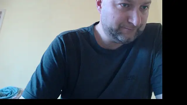 Snapshot of nadir_sinz chatting on 04/01/26, 02:25 nadir sinz online show from 04/01/26, 02:25