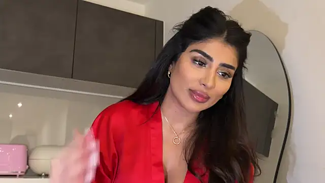 Snapshot of ArabicBarbie chatting on 12/21/25, 10:39 ArabicBarbie online show from 12/21/25, 10:39