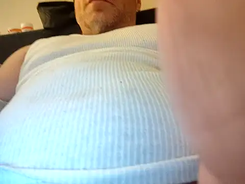 Snapshot of lilpervt chatting on 11/04/25, 08:24 lilpervt online show from 11/04/25, 08:24