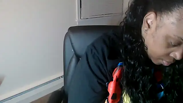 Sexymona1218 online show from 12/18/25, 09:37