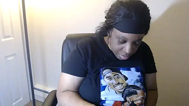 Sexymona1218 online show from 05/01/26, 02:16
