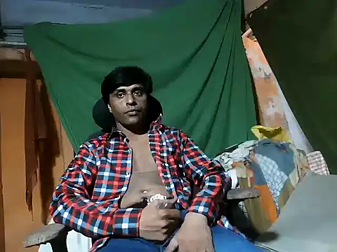 Snapshot of desiboy1101 chatting on 05/24/26, 07:02 desiboy1101 online show from 05/24/26, 07:02