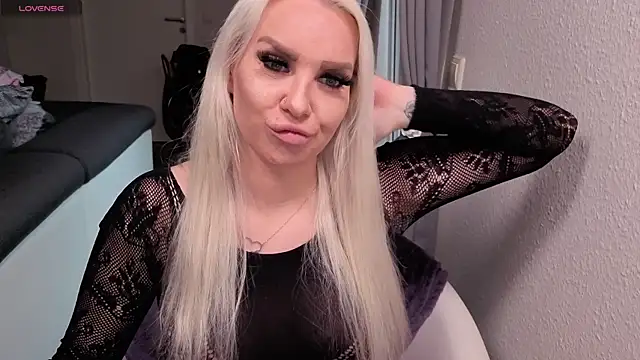 Snapshot of MIA-XXX chatting on 07/01/26, 06:26 MIA-XXX online show from 07/01/26, 06:26