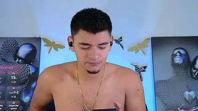 Snapshot of VikoHands chatting on 10/24/25, 01:24 VikoHands online show from 10/24/25, 01:24