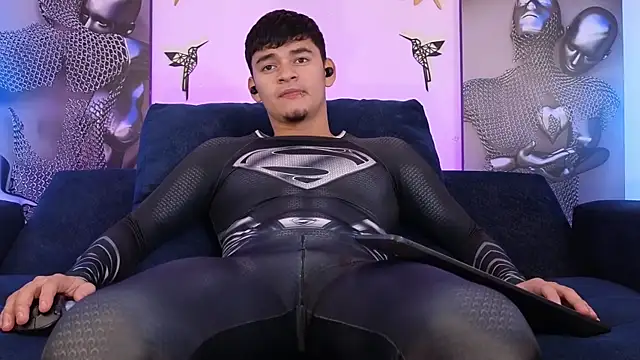 Snapshot of VikoHands chatting on 11/25/25, 09:15 VikoHands online show from 11/25/25, 09:15