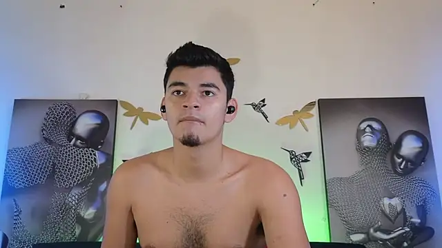 Snapshot of VikoHands chatting on 11/28/25, 11:24 VikoHands online show from 11/28/25, 11:24