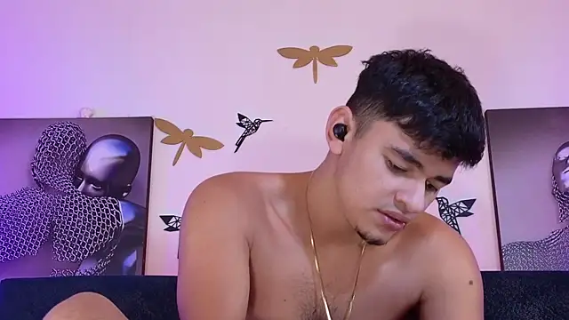 Snapshot of VikoHands chatting on 12/19/25, 10:11 VikoHands online show from 12/19/25, 10:11