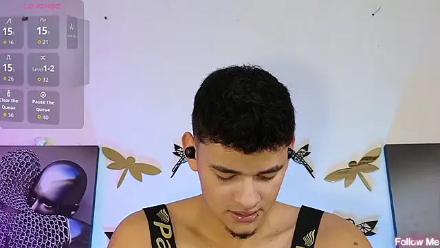 Snapshot of VikoHands chatting on 02/22/26, 02:02 VikoHands online show from 02/22/26, 02:02