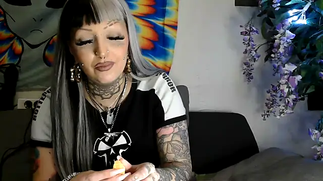 Snapshot of RoxxyInk chatting on 01/13/25, 11:08 RoxxyInk online show from 01/13/25, 11:08