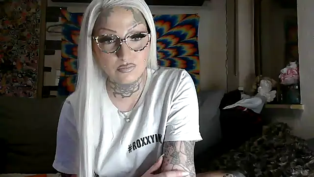 Snapshot of RoxxyInk chatting on 01/09/26, 01:41 RoxxyInk online show from 01/09/26, 01:41